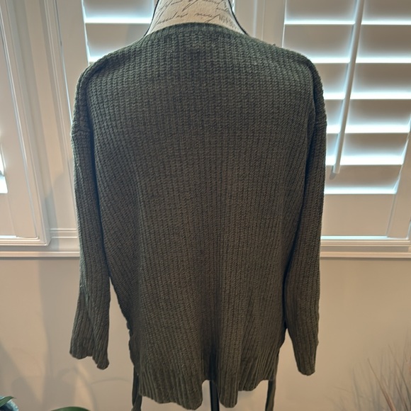 John + Jenn Sweater - Picture 3 of 6